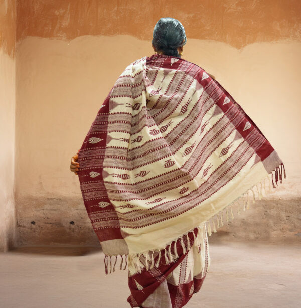 White Saree with Red Temple Border - Image 2