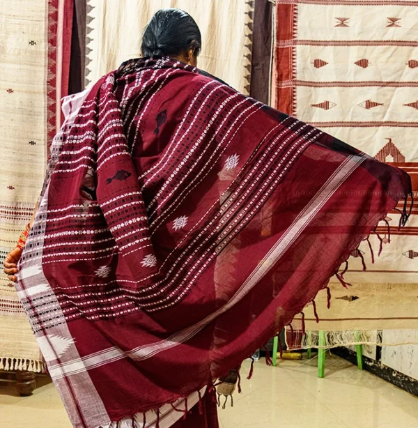 Red Saree with Black-White Temple Border - Image 3